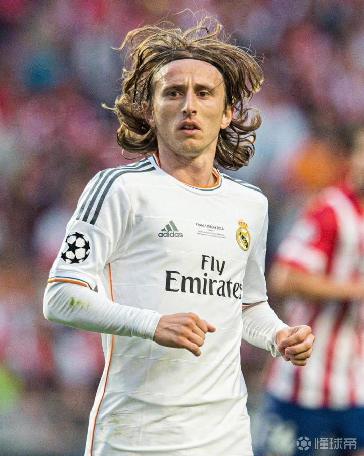 电讯报：对热刺来说签下帕利尼亚比引进吉布斯-怀特更重要