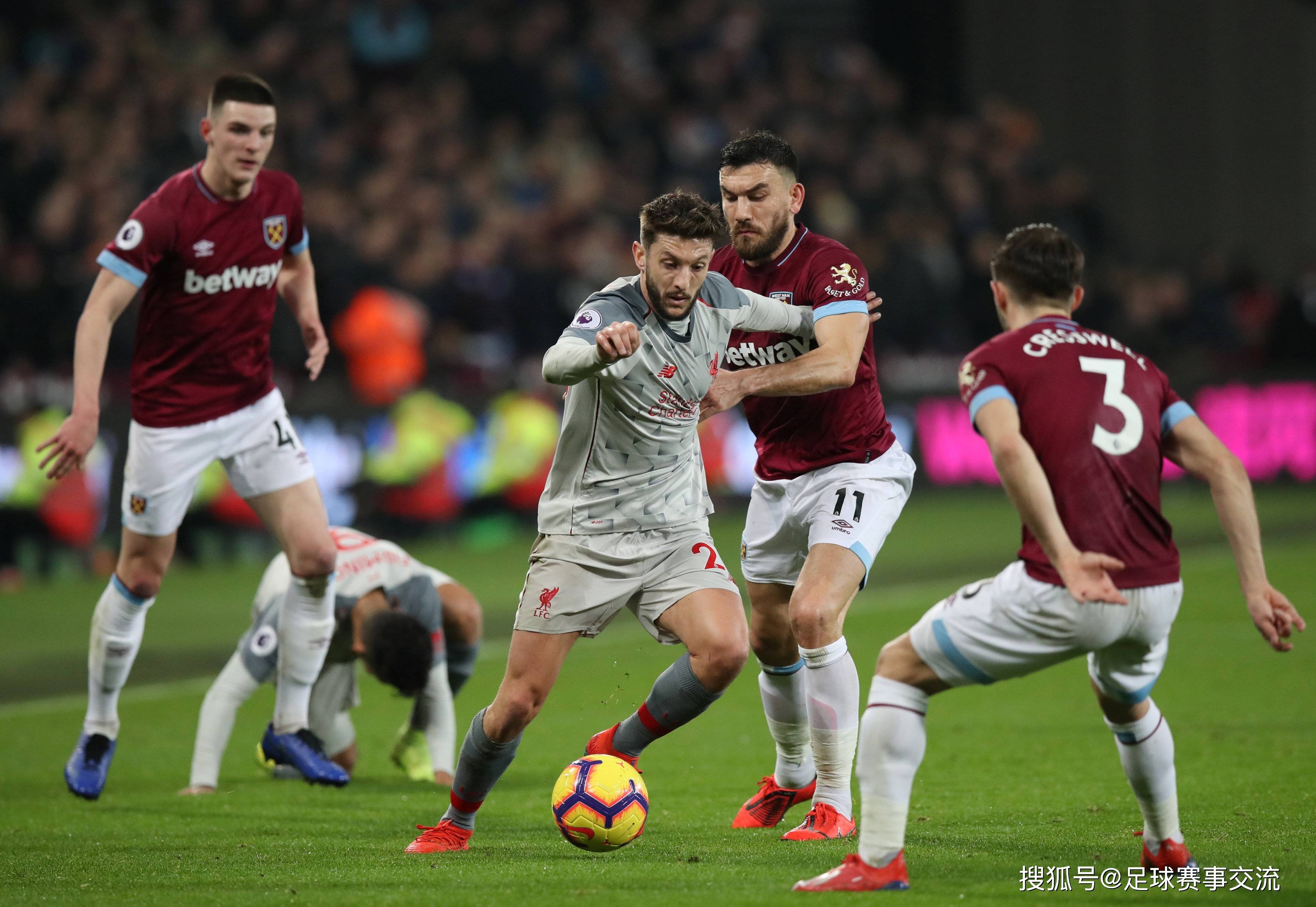 消息人士透露，拜仁对从曼联挖角充满信心，双方已就一月份的重磅交易展开谈判。