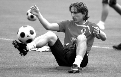 回馈家乡父老，河南队杨意林为后林村80岁以上老人发放礼品