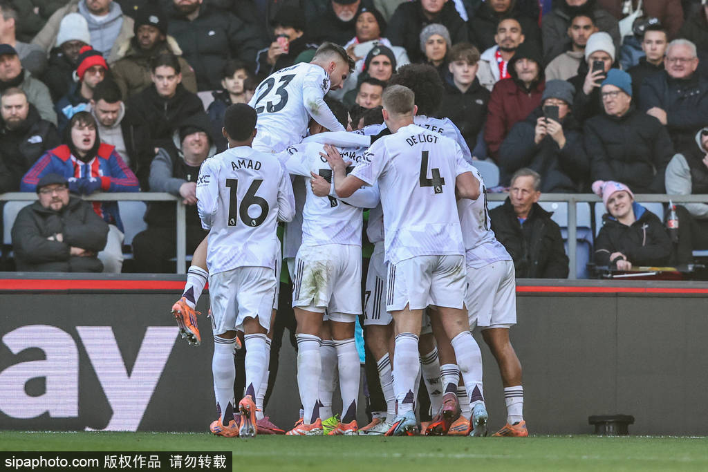 洲际杯半场：德阿拉斯凯塔、桑切斯破门，蓝十字1-1弗拉门戈