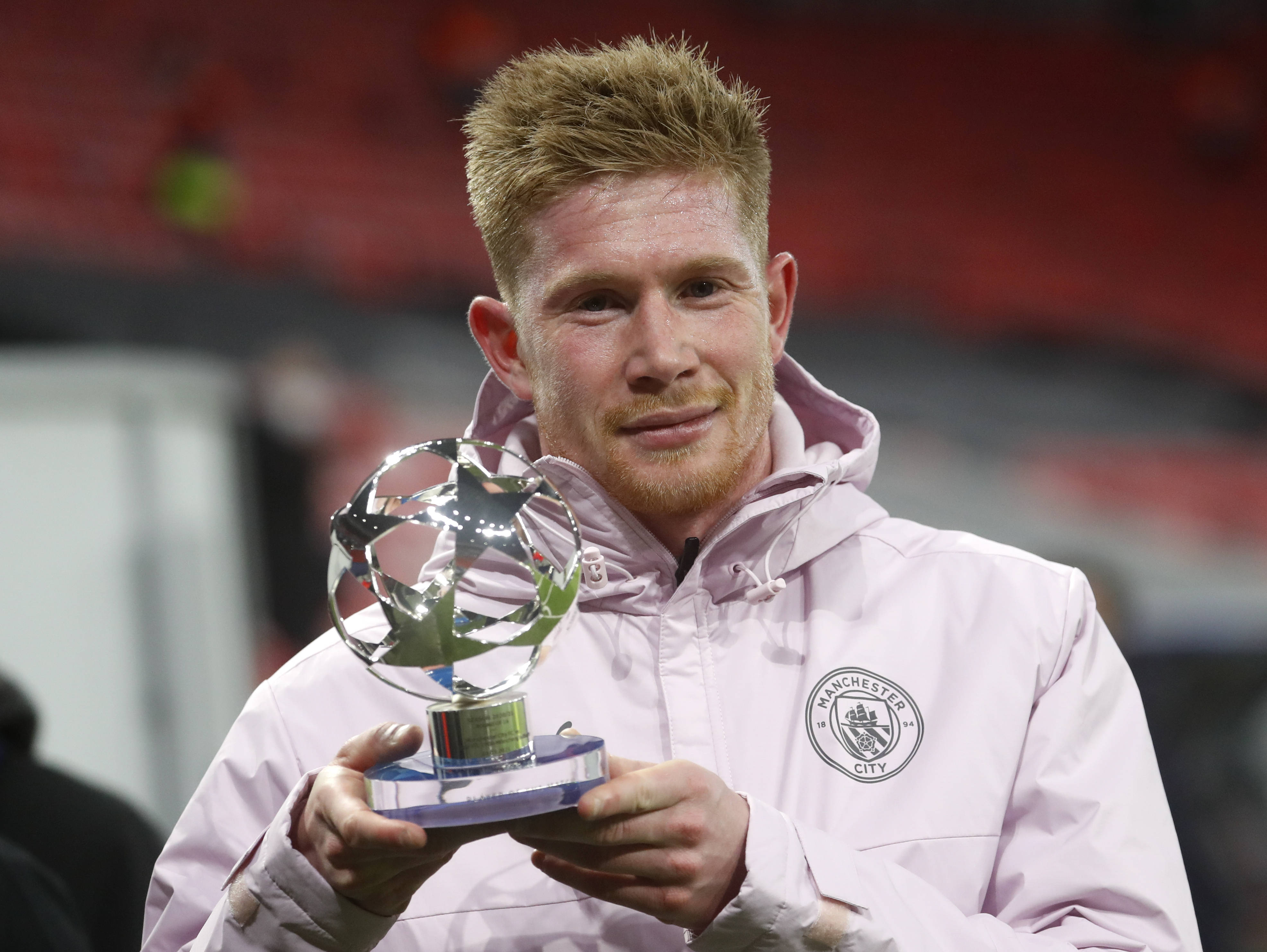 哈里·凯恩替补出场打入帽子戏法，五星拜仁轻松战胜斯图加特